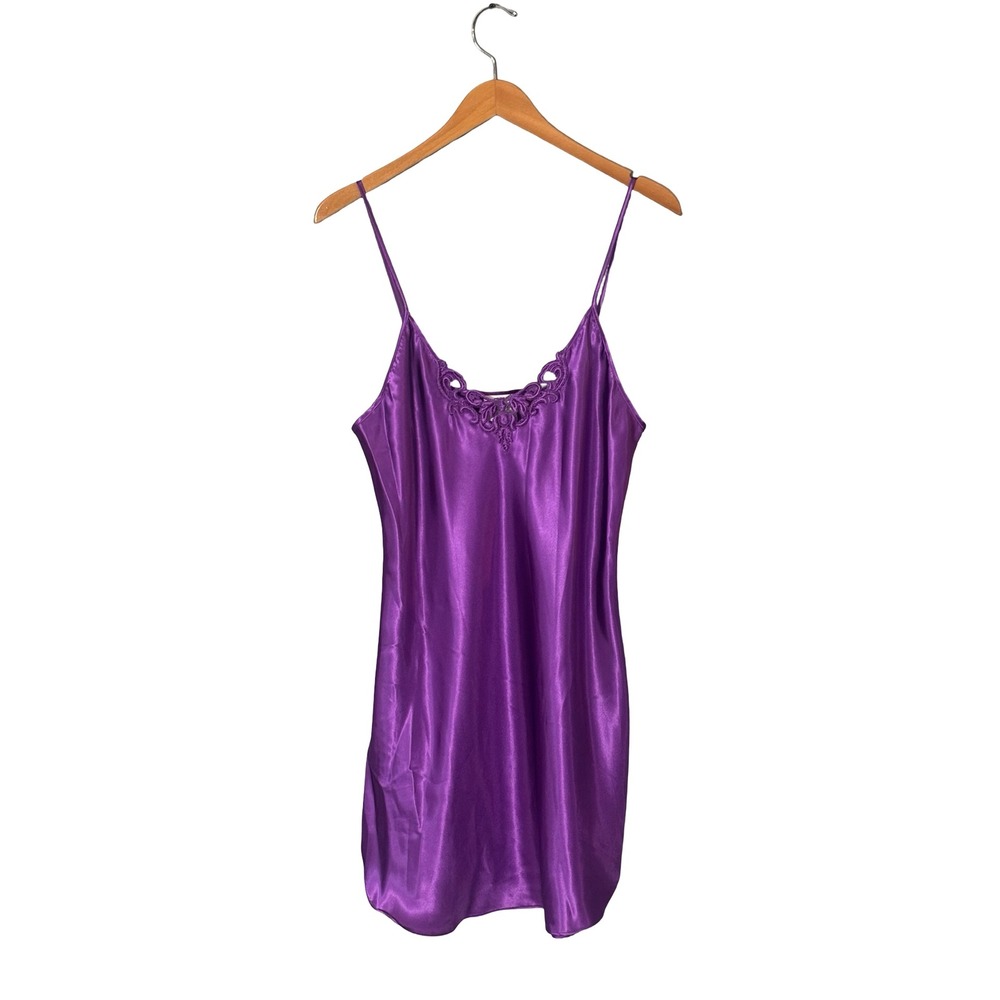 Secret Treasures Purple Satin Lace‎ Trim Chemise Nightgown Sleepwear Size Small